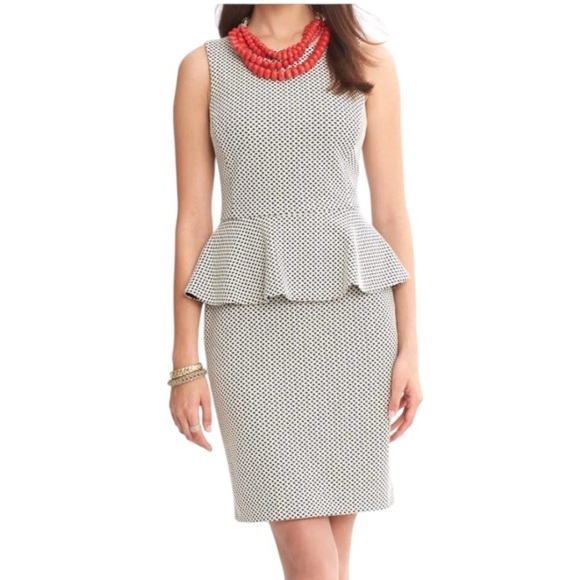 BANANA REPUBLIC, WOMENS, SLEEVELESS, PEPLUM DRESS. BLACK & WHITE PRINT. SIZE 4 - Picture 1 of 10